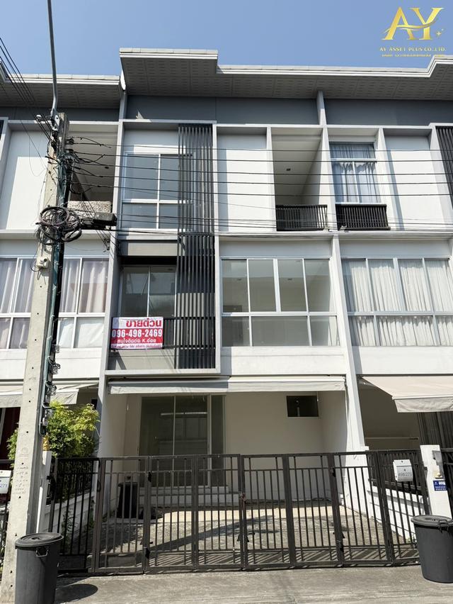 ขายด่วน‼️ ทาวน์โฮม 3 ชั้น หลังงามๆ ราคาดีที่สุดในโครงการ✨18.5 ตร.ว. ม.สัมมากร อเวนิว รามอินทรา-วงแหวน ใกล้รถไฟฟ้าสายสีชมพู เพียง 2.8 ล้าน ‼️ ✅ 1