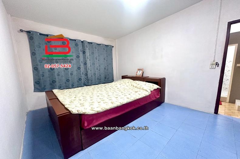 ทาวน์เฮาส์ หมู่บ้านพงษ์เพชรการเคหะ 14 เนื้อที่ 24 ตร.ว. แจ้งวัฒนะ 14 แยก 1 แขวงสีกัน เขตดอนเมือง 9