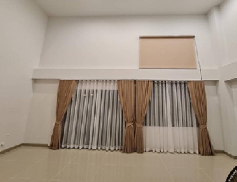 ให้เช่าทาวน์โฮม 3.5 ชั้น โครงการ พรีเมียม เพลส พหลโยธิน รามอินทรา หลังมุม / ถนนเทพรักษ์ 5