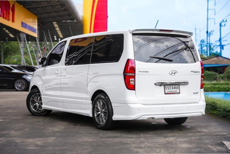2019 HYUNDAI GRAND STAREX 2.5 VIP สีขาว ดีเซล ไมล์ 113602 กม.