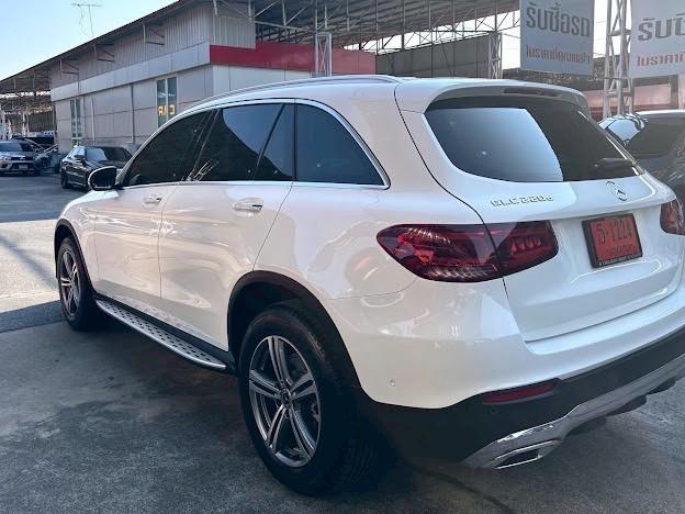 Benz GLC220d ปี 2023 สีขาว ไมล์น้อย รูปที่ 5