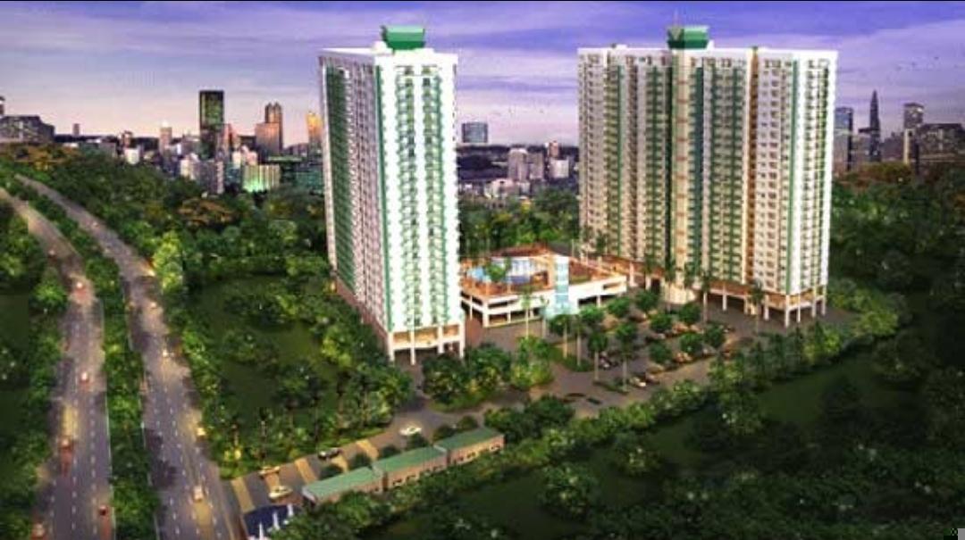 Sell by owner hard up for cash 750 m from MRT. 11