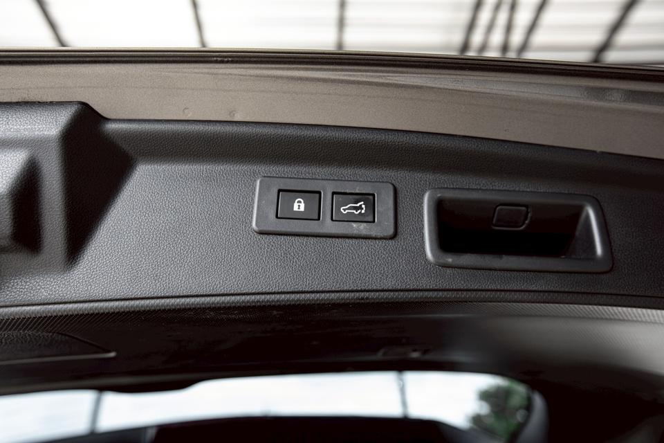 Subaru Forester 2.0S EYESIGHT ปี 2019 สีน้ำตาล มือเดียวป้ายแดง  17