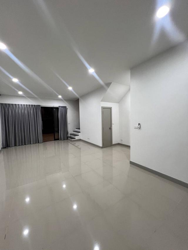 ให้เช่าออฟฟิศ ติดถนน ทำเลทอง ใจกลางเมือง โครงการพรีเมี่ยมเพลส 10 เกษตร-นวมินทร์ รามอินทรา จังหวัดกรุงเทพมหานคร 5