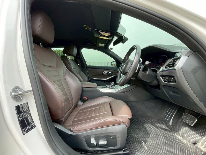 ขายBMW 320d Msoprt ปี22 13