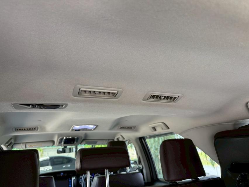 Toyota Fortuner 2.8 ขับ2 2015 จด 16 รูปที่ 9