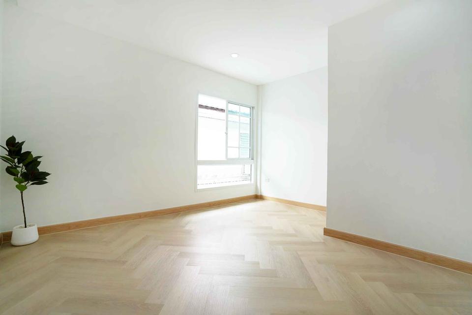 ทาวน์เฮ้าส์หมู่บ้าน บก.ทหารสูงสุด 18