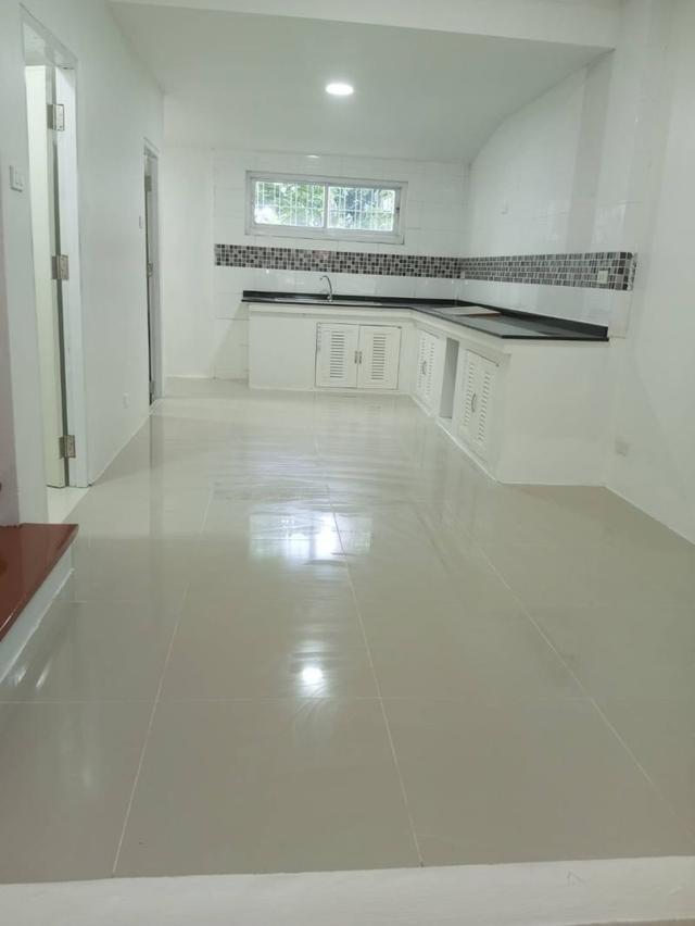 ขาย : ทาวน์เฮ้าส์ 3 ชั้น,เนื้อที่ 20 ตรว. ,หมู่บ้านปั้นทองนิเวศน์ 3 ถ.ลาดปลาเค้า ซอย 76  7