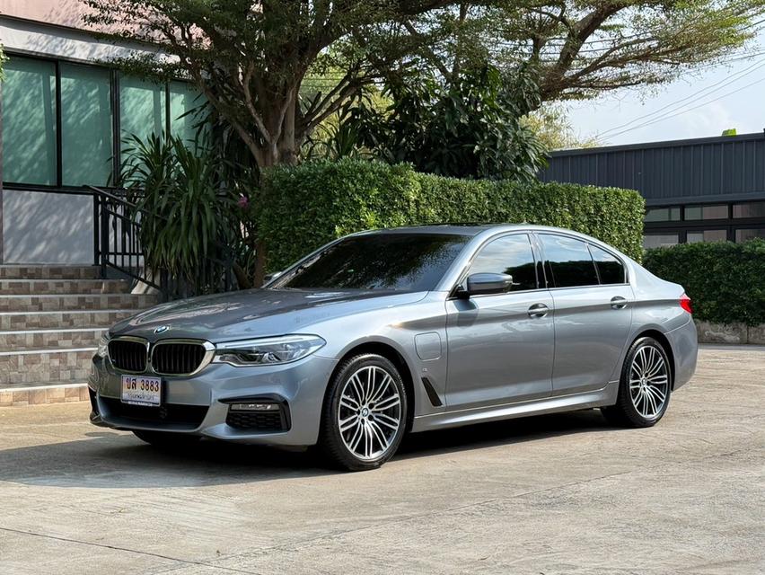 2020 BMW 530 MSPORT ( หน้าจอ ID7 ) รถมือเดียวออกป้ายแดง OPTION พิเศษ ภายนอกสี BLUESTONE ภายในสี NIGHT BLUE EXCLUSIVE รถวิ่งน้อย ประวัติศูนย์ครบ รูปที่ 4
