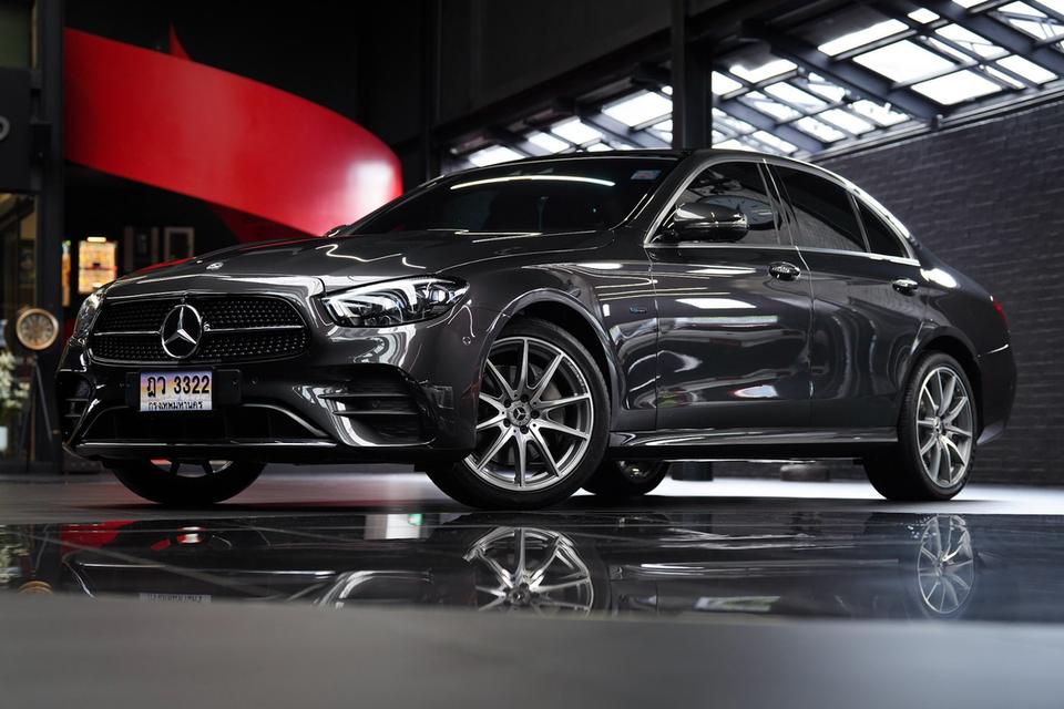 Benz E300e AMG dynamic (Facelift) 2021 สีเทา ไมล์ 38,xxx กิโล รถเซอร์วิสศูนย์ตลอด