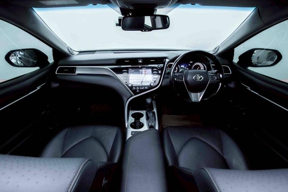 TOYOTA CAMRY 2.5 HV PREMIUM AT 2019สีดำล้อดำ ทรงหล่อ ไมล์ 229,000 มือเดียว รูปที่ 7