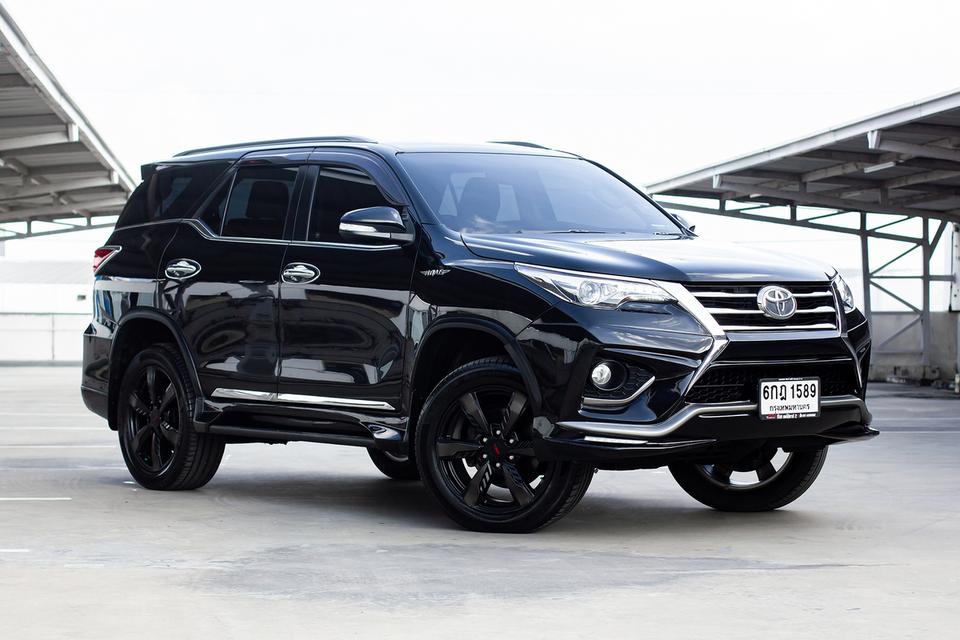 TOYOTA Fortuner TRD Sportivo 2.8 [4x4] Blacktop 13