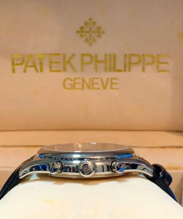 นาฬิกาข้อมือสายหนังแบรนด์ Patek Philippe 3