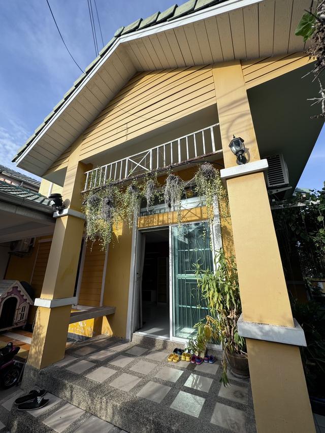 N182 ขายบ้านแฝดชั้นครึ่งบ้านหลังมุม พร้อมเฟอร์ หมู่บ้านสินทรัพย์ 2 ถนนรังสิตนครนายกคลอง 4 บ้านหลังมุมน่าอยู่ตกแต่งแนวสวนแบบธรรมชาติ มีพื้นที่ข้างบ้าน 3