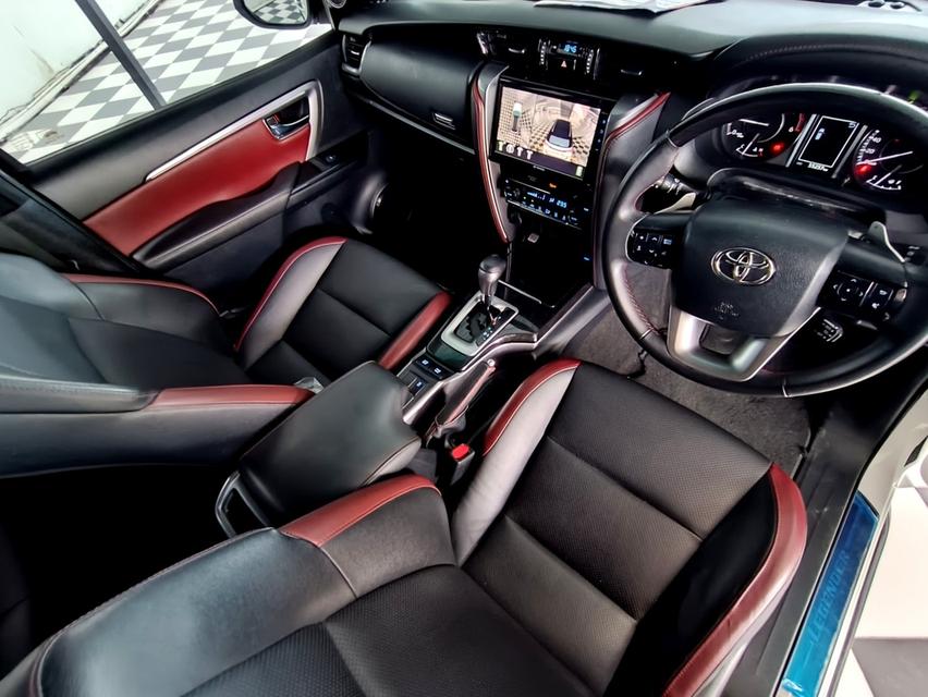  TOYOTA LEGENDER 2.4 V.2WD. ปี 2021  Mile 55,168 km. (1,150,000)  8