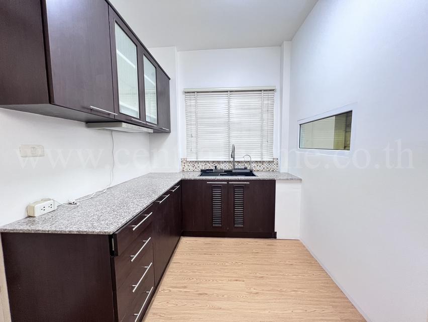 บ้านแฝด พร้อมพัฒน์ พรีวา ถนนปัญญาอินทรา ใกล้ซาฟารีเวิลด์ 4