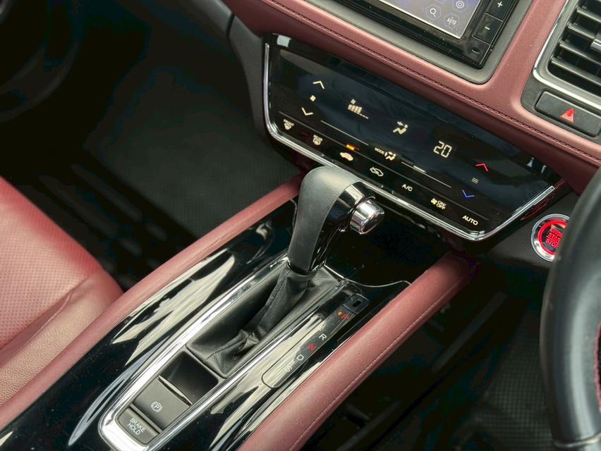 HONDA HRV 1.8 RS TOP SUNROOF (mnc)ปี 20 สีแดง  ออโต้  18