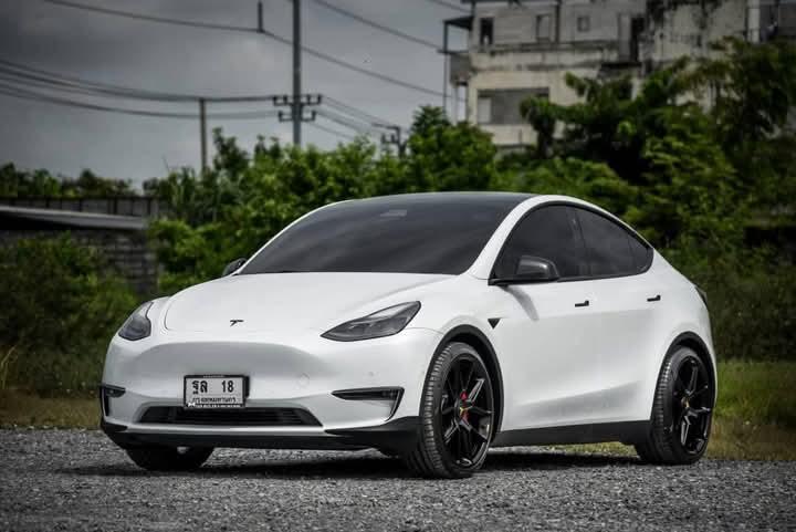 รีบขาย TESLA MODEL Y