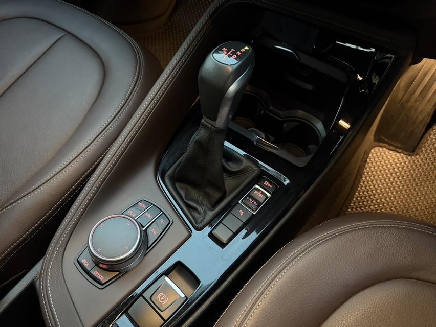 รหัสรถ AP2244 BMW X1 sDrive18i xLine ปี18 สีขาว รูปที่ 17