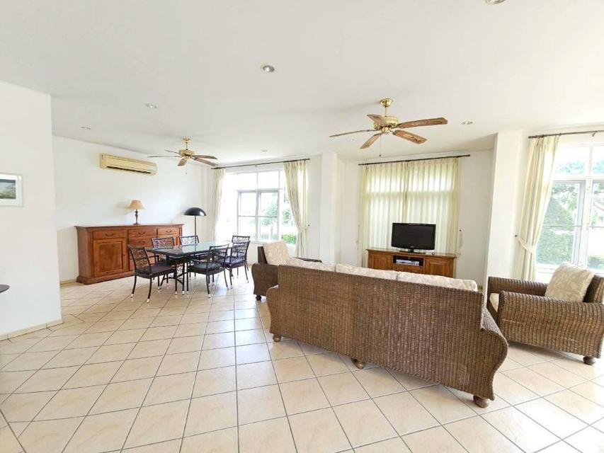 Two-story detached house for sale in Mountain View International Village, Bangsaen. Convenient location, near Burapha University Hospital. 8