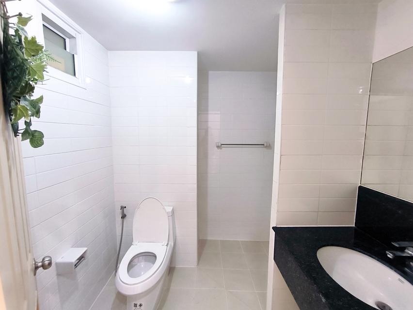 ขายคอนโดมือสองรีโนเวทใหม่ ห้องใหญ่ราคาถูกมาก รับโปรโมขั่น ลดเหลือ 1.69 ลบ. 13