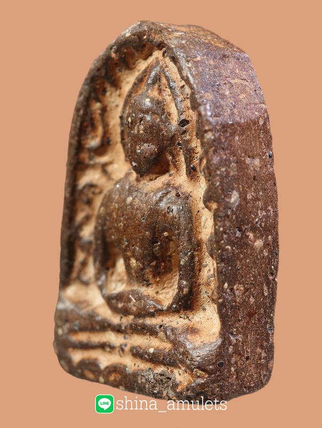 พระซุ้มกอกำแพงเพชร เนื้อดิน พิมพ์ใหญ่ มีลายกนก