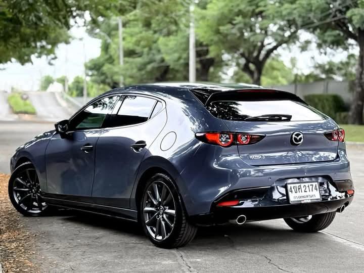 MAZDA 3  สีเทานม 6