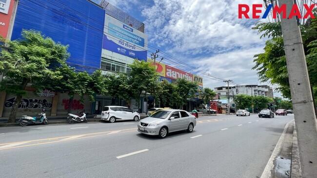 ขายที่ดิน ริมถนนประชาอุทิศ พร้อมตึก 2 ชั้น 125 ตร.ว. พร้อมที่จอดรถ สำนักงานครบ 9
