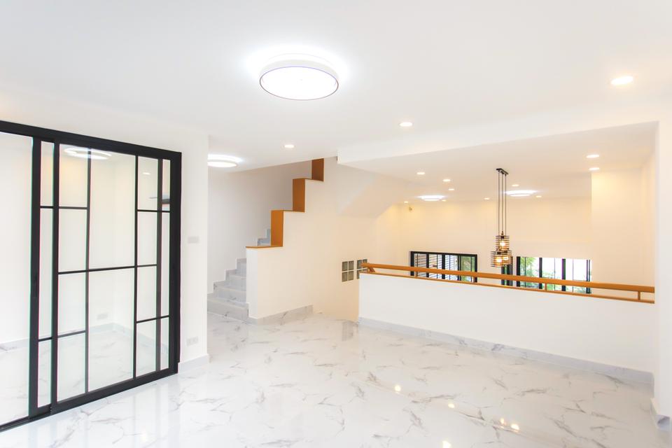 ขายด่วน! ทาวน์โฮม 3 ชั้น ทำเลนวมินทร์ 135 ในหมู่บ้าน Private Villa รีโนเวทใหม่สวยๆ พื้นที่คุ้มๆ รีบทักมาจองเลยค่ะ 12