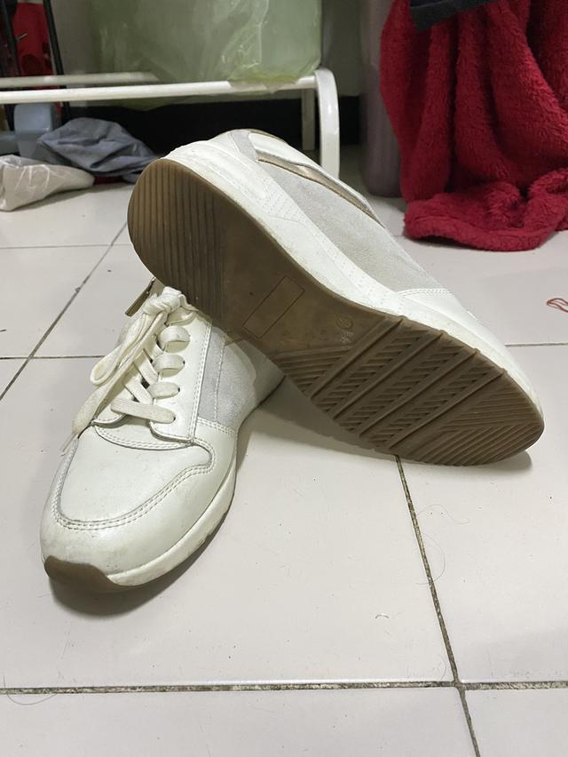 รองเท้ามือสองหลายแบน รูปที่ 12