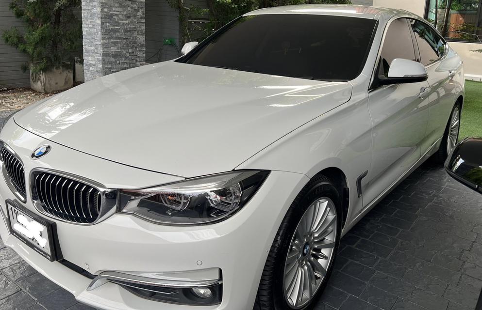 รูป ขาย BMW Luxury Car 320d GT  ออกรถปี 2020 ดีเซล รถเจ้าของขายเองมือเดียว รถบ้านแท้ สีขาว เบาะหนังน้ำตาล 3