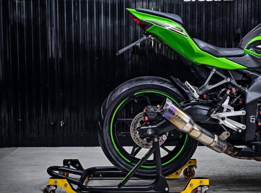 ปล่อยขาย Kawasaki Ninja ZX-25R สีเขียว 5