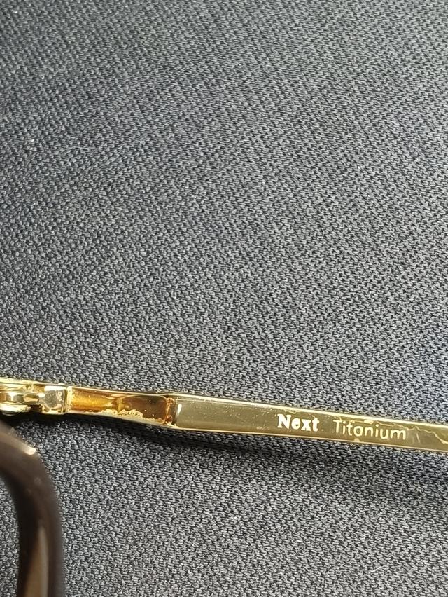 กรอบแว่นตา NEXT SCANDINAVIAN วัสดุ Titanium แท้ ทรงโอวัล สีทอง พร้อมกล่อง รูปที่ 7