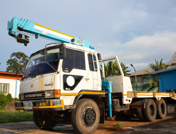 สิบล้อหางปลาติดเครน MITSUBISHI FUSO 2