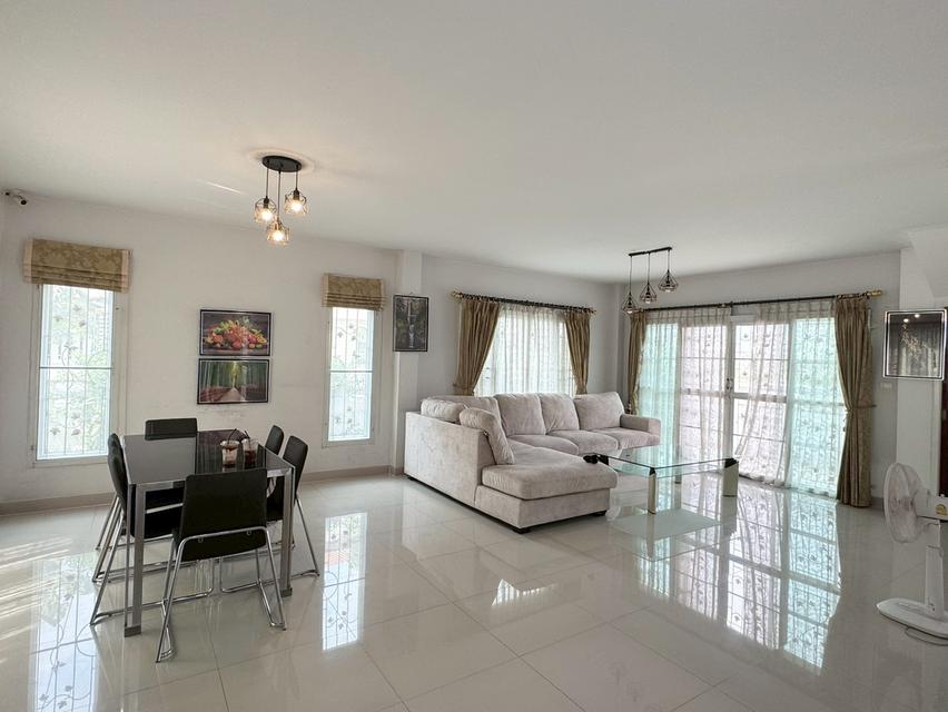 บ้านเดี่ยว2ชั้น หมู่บ้านทองสถิตย์8 11