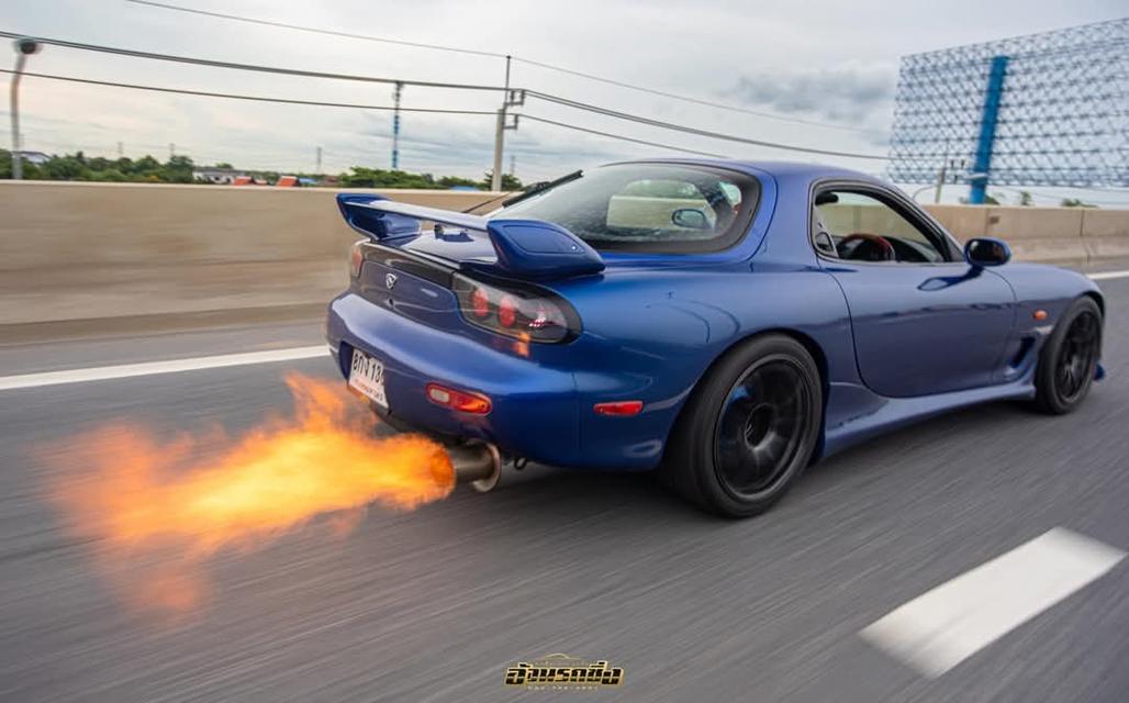 Mazda RX 7 สีน้ำเงินสวยๆ 2