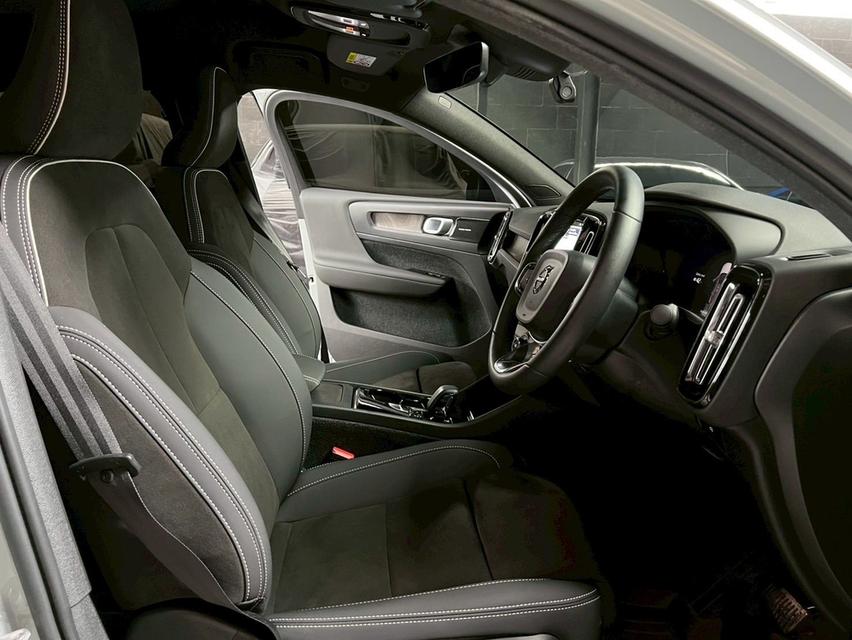 Volvo C40 Recharge Pure Electric  10