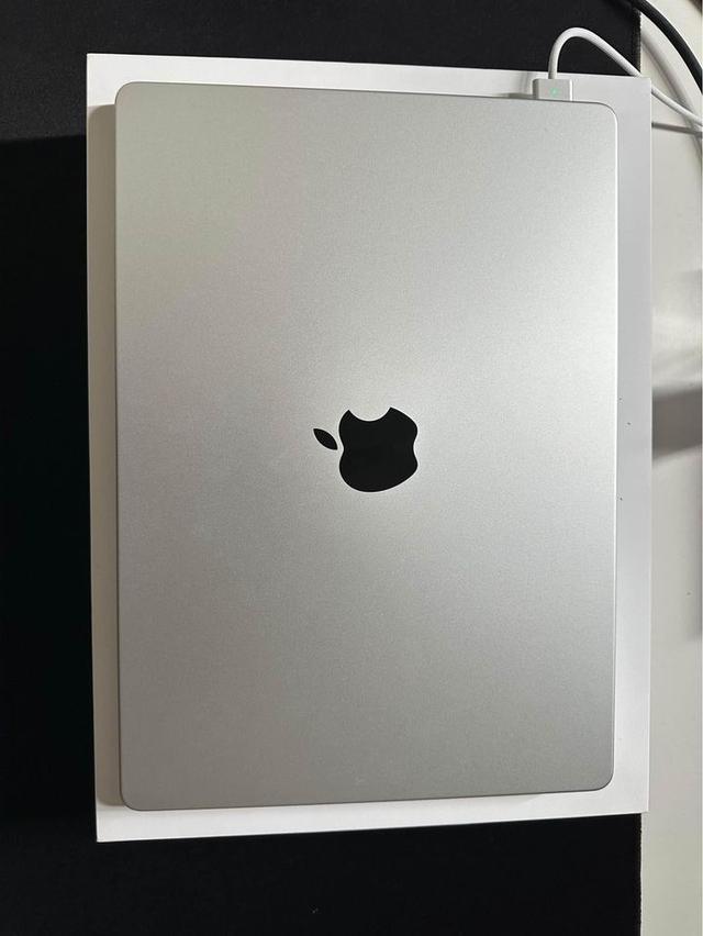 MacBook Pro 14 นิ้ว 3