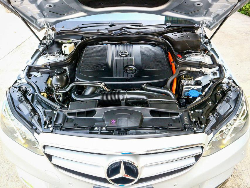 Mercedes Benz E300 bluetech hybrid Amg dsel2014 5