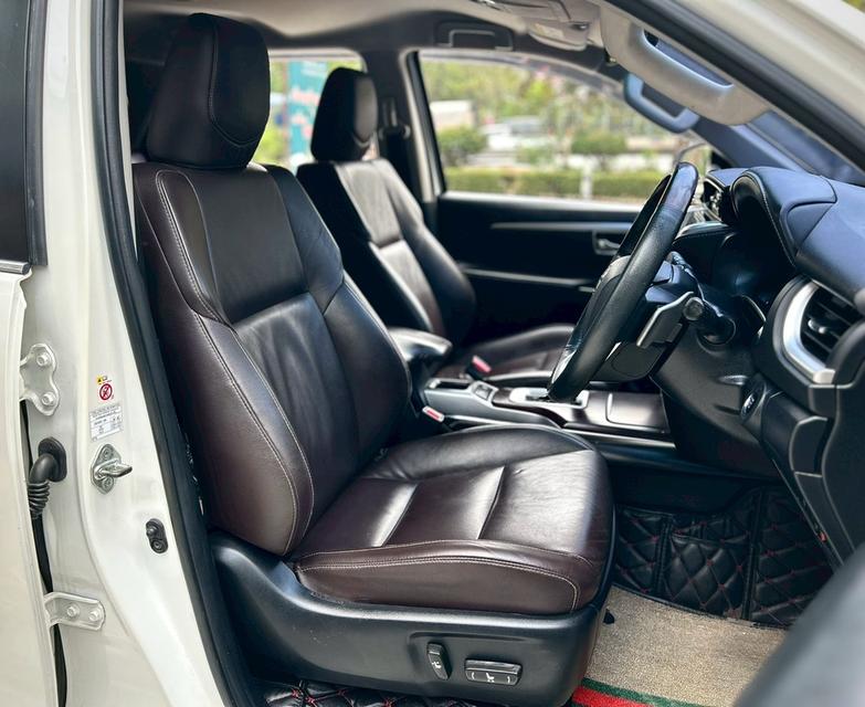 Toyota Fortuner 2.4V ปี17 รูปที่ 15