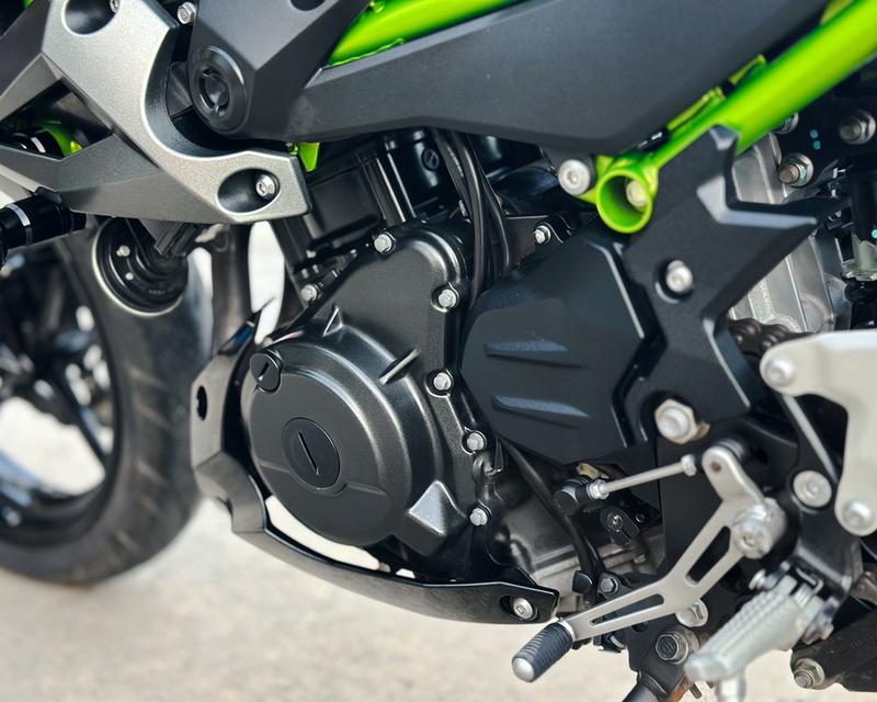 Kawasaki Z 400 SE 10