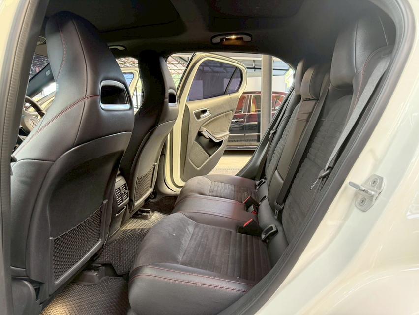 MERCEDES-BENZ GLA250 2.0 AMG Dynamic w156 ปี 2018 14