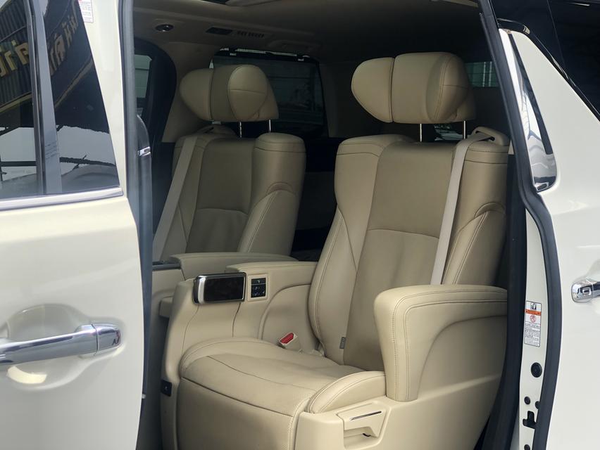 Toyota Alphard 2.5 Hybrid ปี 2019 19