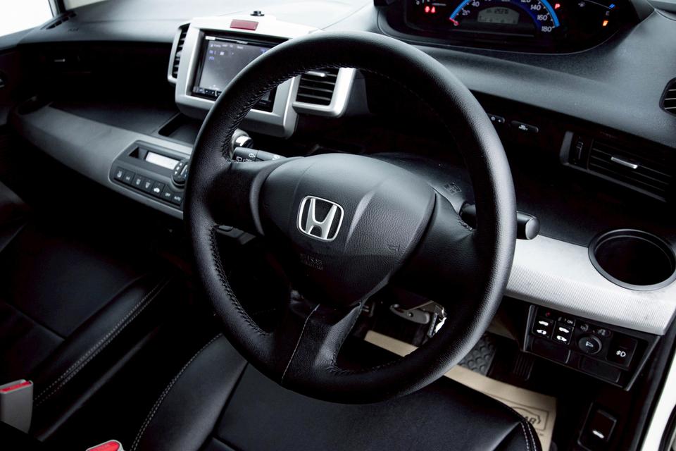HONDA FREED 1.5 SE 2012 7