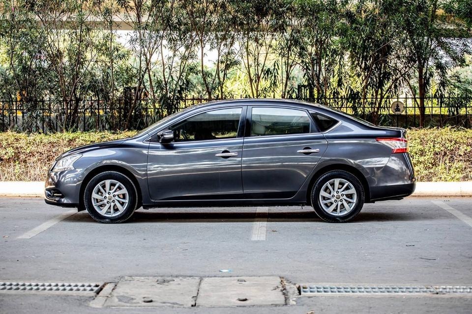 Nissan Sylphy 1.8 V ปี 2013 เกียร์ออโต้ สีเทา มือเดียวป้ายแดง 8