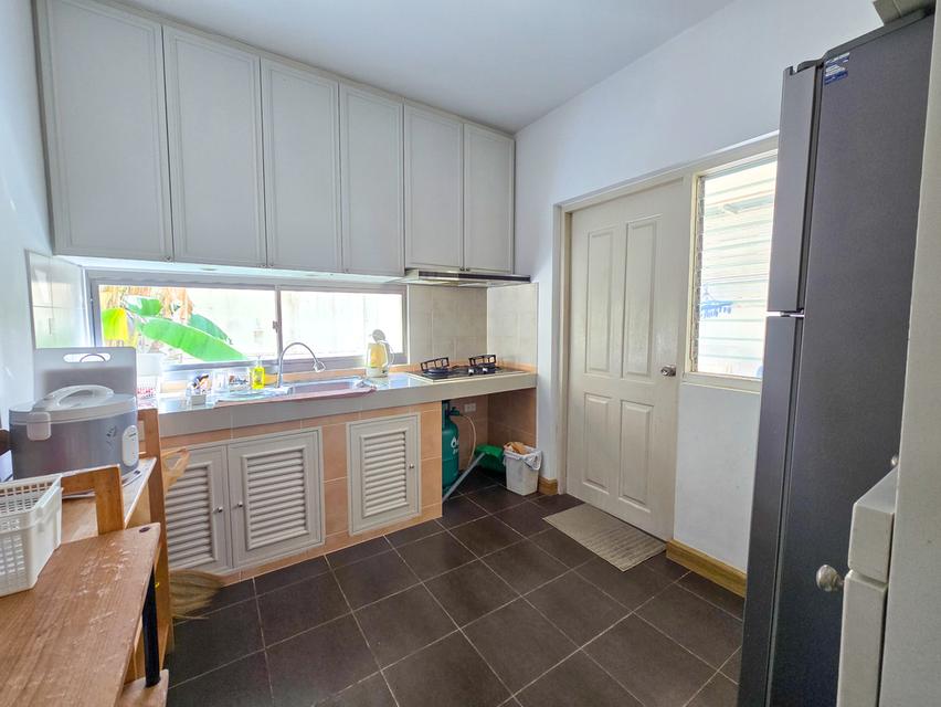 ให้เช่า บ้านเดี่ยว 2 ชั้น หมู่บ้าน เฮ้าส์ ออฟ เดอะ คานารี่ – สวนเสือศรีราชา บ้านสวย เฟอร์นิเจอร์บิ้วอิน พร้อมเครื่องใช้ไฟฟ้าครบ จอดรถได้ 2 คัน พร้อมเข 16