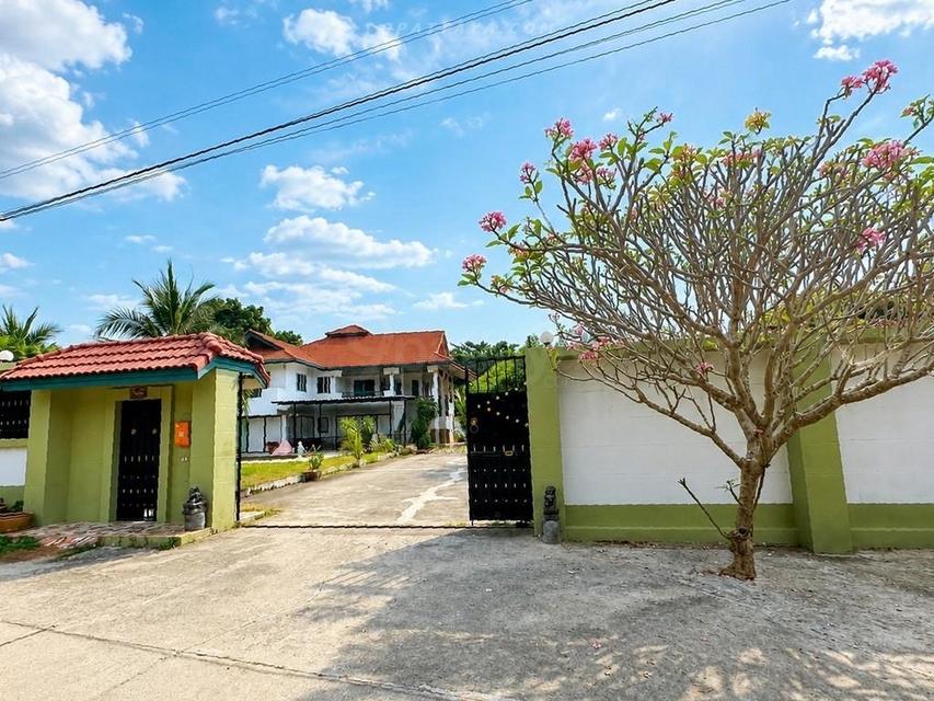 Urgent Sale — Large 2-Storey Detached House in Nong Pla Lai, PattayaUrgent sale at a special price. Owner needs to sell below market value 406sqw 17