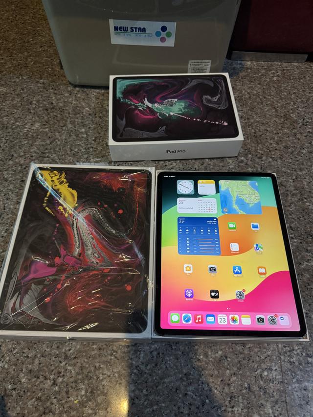ขายiPadPro12.9สีดำ256กิ๊กสูนTrueมีกล่องอีมี่ตรงสวยๆใช้งานดีทุกๆฟังชั่นถูกๆ