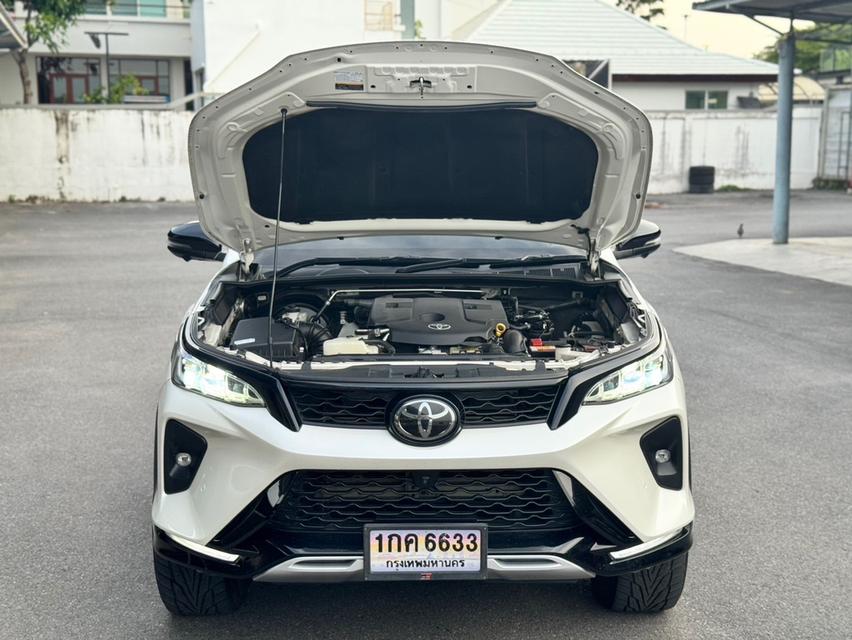 TOYOTA FORTUNER Wagon 4dr Legender 7st Auto 6spRWD 2.8DCT 4WD Y2021 สีขาว ออโต้  11