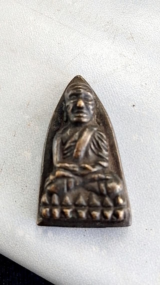 พระเครื่องยอดนิยมพระกุลพบุรีเหรียญนิยม 8